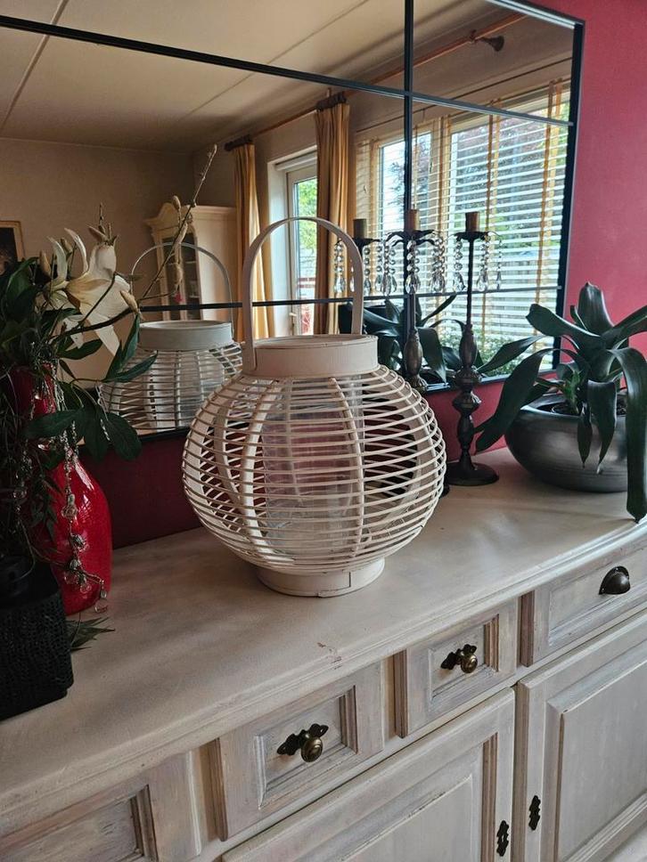 Witte Rotan Lantaarn met Glas, Antiek en Kunst, Antiek | Woonaccessoires, Ophalen of Verzenden