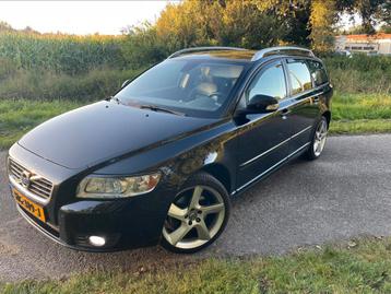 Volvo V50 2.0 D3 Geartronic 2012 Zwart 5 cilinder beschikbaar voor biedingen