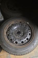 VW Polo Winterbanden op stalen velg + wieldoppen, Auto-onderdelen, Banden en Velgen, Ophalen, Gebruikt, 15 inch, Banden en Velgen