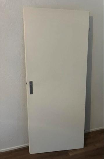 Linksdraaiende opdek binnendeur 83x200cm beschikbaar voor biedingen