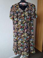 Lange Vintage Dames Zomer Jurk Zwierig met Bloemen 42 ZGAN, Maat 42/44 (L), Vintage, Onder de knie, Zo goed als nieuw