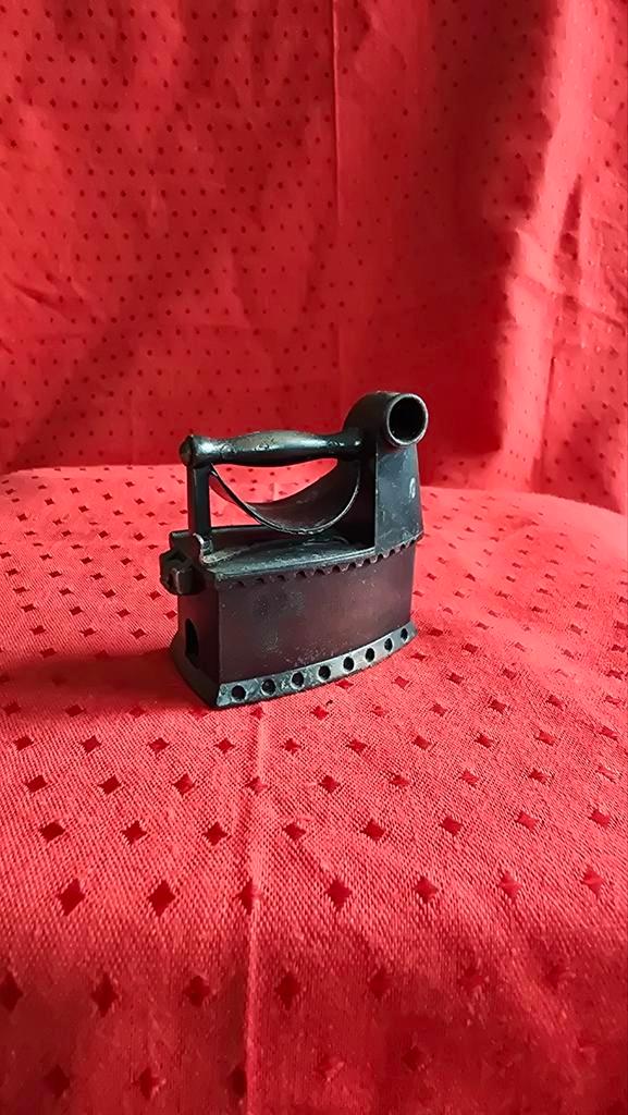 Vintage Miniatuur Strijkijzer & Puntenslijper, Verzamelen, Retro, Ophalen of Verzenden