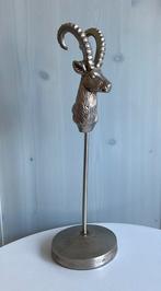 PTMD, metalen steenbok kop op standaard., Ophalen of Verzenden, Nieuw, Dier