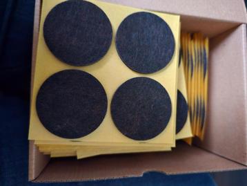 te koop Ora vilt zelfklevend voor stoelpoten 200 stuks rond  beschikbaar voor biedingen