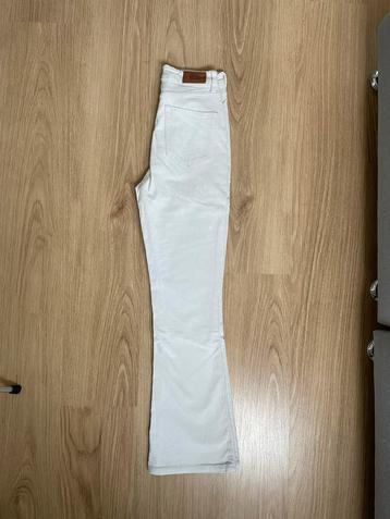 Urban Outfitters Flair Ribbroek Crème Wit W26 L31 ZGAN beschikbaar voor biedingen