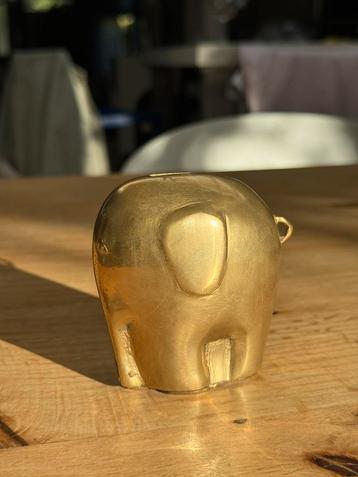 Vintage messing olifant spaarpot beschikbaar voor biedingen