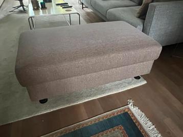 Groote poef met opbergruimte 120cmx70cm beschikbaar voor biedingen