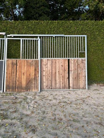 Paardenbox / Paardenstal /voorwand schuif beschikbaar voor biedingen
