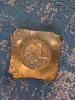 Bronskleurig Wandbordje met oud vrouwtje, Ophalen of Verzenden, Zo goed als nieuw