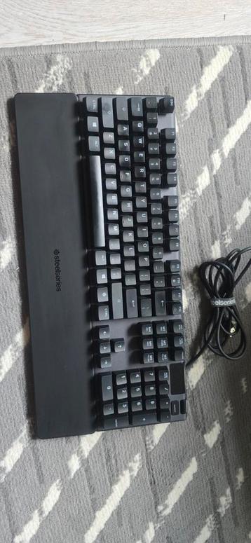 Steelseries Apex 5 beschikbaar voor biedingen