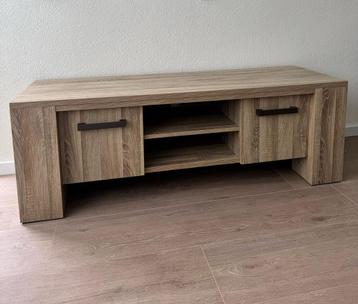 Tv meubel beschikbaar voor biedingen