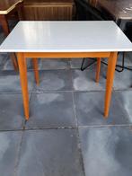 vintage tafel/tafeltje formica, Ophalen, Huis en Inrichting