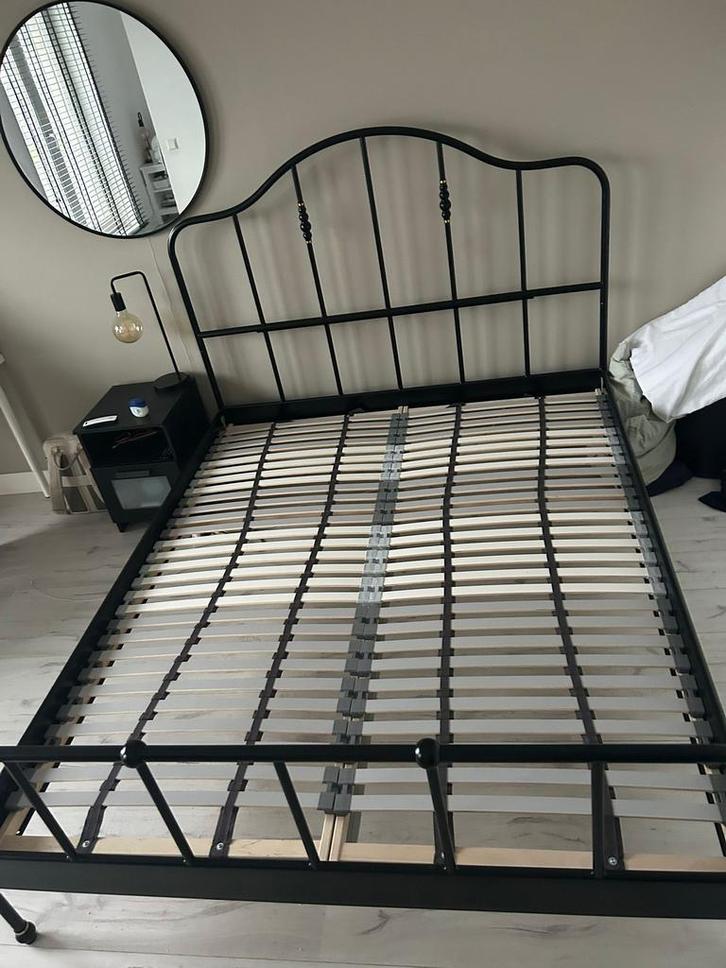 Ikea bed, zwart 160-200 cm., Huis en Inrichting, Slaapkamer | Bedden, Gebruikt, Tweepersoons, 160 cm, 200 cm, Metaal, Zwart, Ophalen