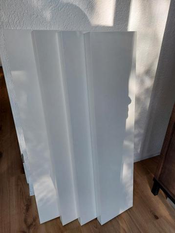 4 mooie Ikea wandplank Wit 110x26x5 beschikbaar voor biedingen