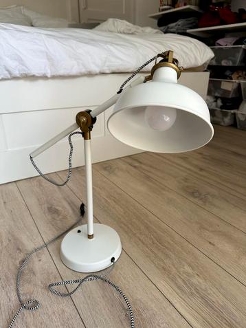 White/Gold Desk Lamp RANARP beschikbaar voor biedingen
