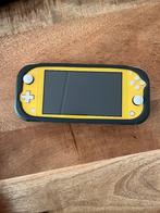 Nintendo Switch Lite + Accessoires + Spel, Ophalen, Geel, Zo goed als nieuw, Met beschermhoes of tas