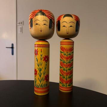 Set vintage Japanse Kokeshi poppen – 31 cm – met ratel beschikbaar voor biedingen