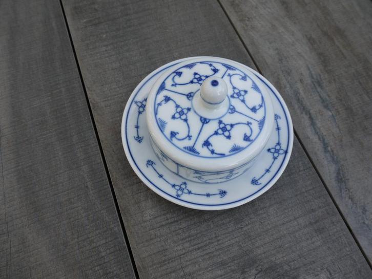 Blau Saks Jager - Ronde botervloot met deksel, Huis en Inrichting, Keuken | Servies, Zo goed als nieuw, Schaal of Schalen, Overige stijlen