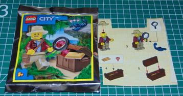 Lego City avonturier met schatkist beschikbaar voor biedingen