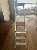 Altrex trap (4 treden) – in goede staat, Doe-het-zelf en Verbouw, Ladders en Trappen, Ophalen, Gebruikt, Ladder, Opvouwbaar of Inschuifbaar