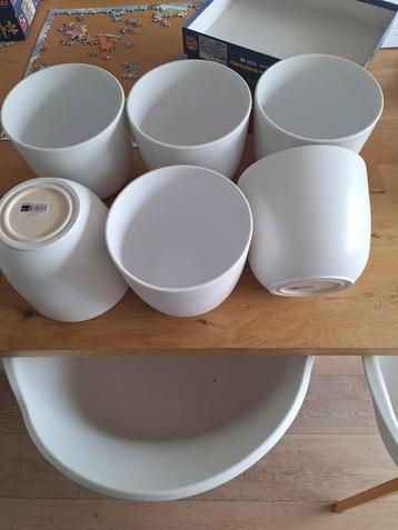 Bloempot Merk Mica, serie Tusca mat wit. 3 stuks beschikbaar voor biedingen
