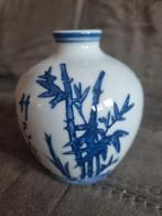 Chinees Porseleinen Vaasje met Vogeltjes en Bamboe., Antiek en Kunst, Ophalen of Verzenden