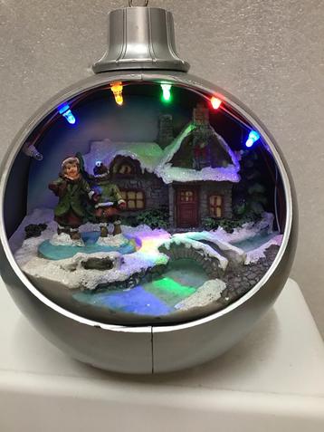 Kerstdorp in Kerstbal met Verlichting beschikbaar voor biedingen