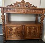 Antieke kast met houtsnijwerk, 138cm breed, Antiek en Kunst, Antiek | Meubels | Kasten, Ophalen