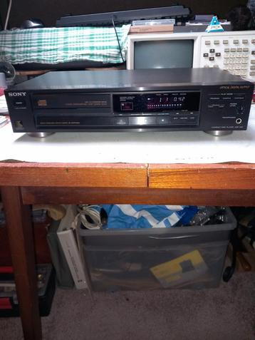 Sony CDP-670 beschikbaar voor biedingen