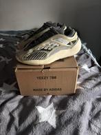 Yeezy 700v3 Fade Salt, Kleding | Heren, Schoenen, Ophalen of Verzenden, Gedragen