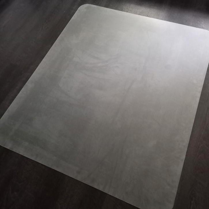 Praktische mat onder stoel. Prijs 15.-, Huis en Inrichting, Bureaustoelen, Zo goed als nieuw, Bureaustoel, Zwart, Ophalen