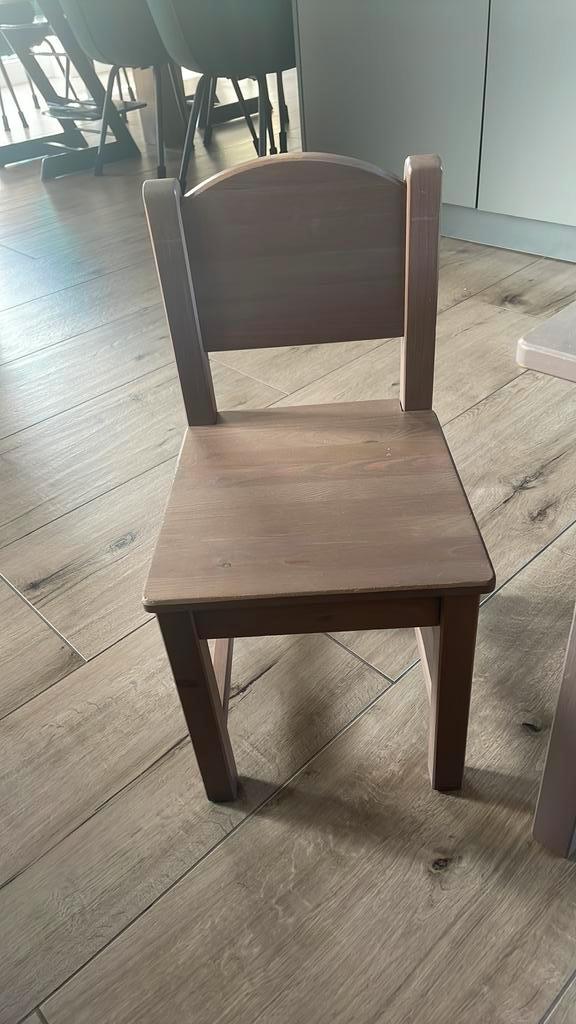 Sundvik IKEA kindertafel met kinderstoeljes - grijs, Kinderen en Baby's, Kinderkamer | Tafels en Stoelen, Zo goed als nieuw, Tafel(s) en Stoel(en)