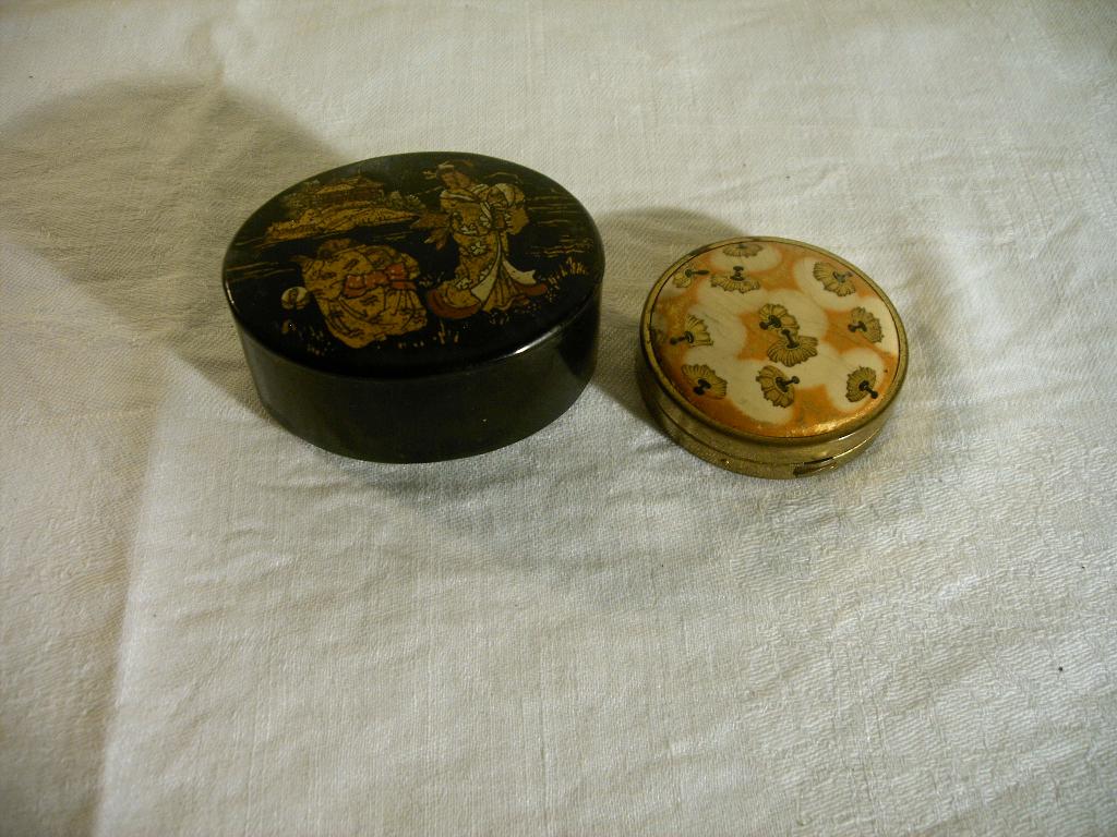 Twee antieke poederdozen, Antiek en Kunst, Ophalen of Verzenden