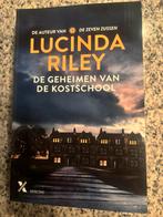 Lucinda Riley - De geheimen van de kostschool, Ophalen of Verzenden, Zo goed als nieuw, Lucinda Riley