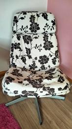 Draai fauteuil zwart wit met bloemmotief, Huis en Inrichting, Ophalen, Gebruikt, Metaal