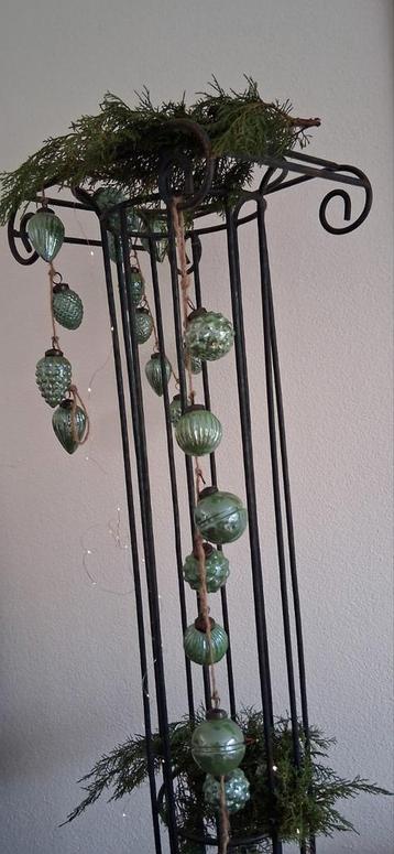 Smeedijzeren standaard 180 cm hoog  beschikbaar voor biedingen