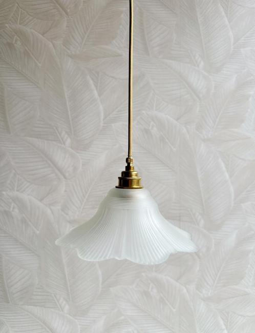 Vintage mat glazen hanglampje bloem, Huis en Inrichting, Lampen | Hanglampen, Zo goed als nieuw, Minder dan 50 cm, Ophalen of Verzenden