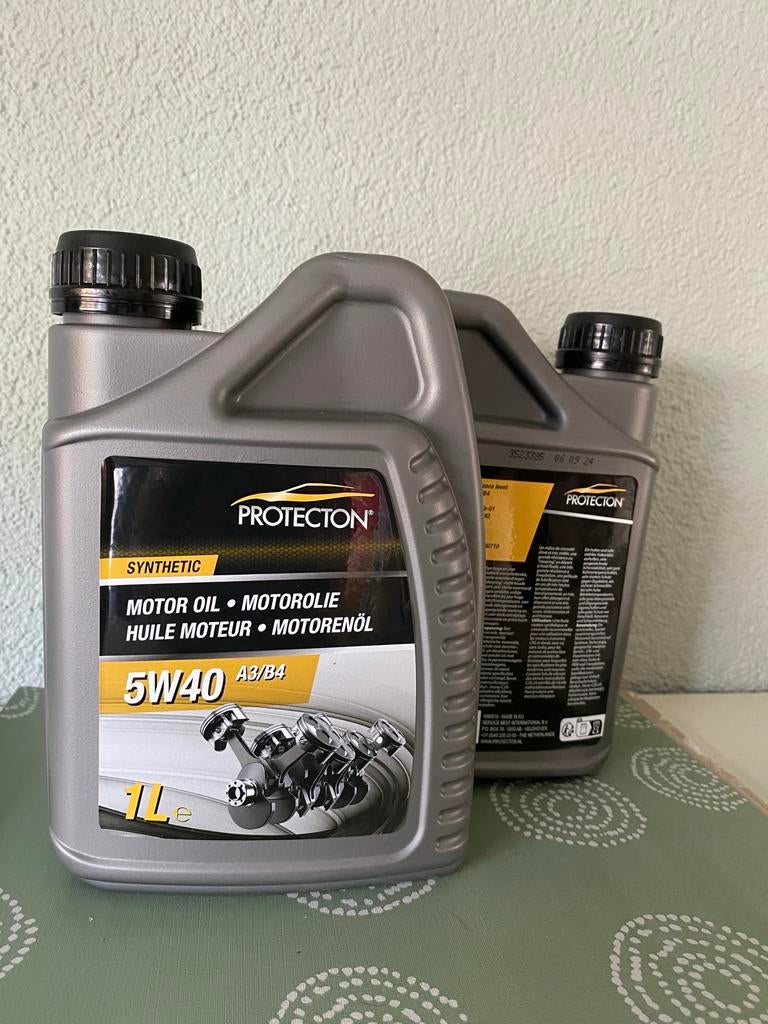 2x Motorolie 5W40 - Nieuwe, ongeopende flessen, Ophalen of Verzenden, Nieuw, Universele onderdelen