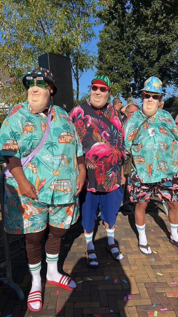 Dikmaak pakken / carnaval / optocht, Hobby en Vrije tijd, Feestartikelen, Zo goed als nieuw, Carnaval, Ophalen