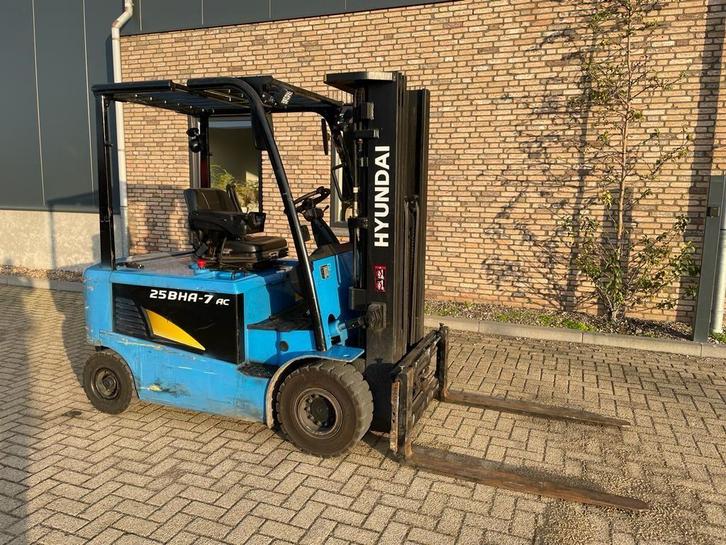 Hyundai 25BHA-7 2.5 ton Triplex Freelift Sideshift Elektra H, Zakelijke goederen, Machines en Bouw | Heftrucks en Intern transport