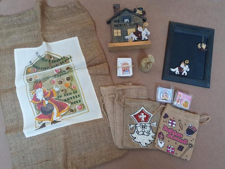 Nieuw Sinterklaas spullen grote en kleine zak bord kalender, Diversen, Sinterklaas, Nieuw, Ophalen of Verzenden