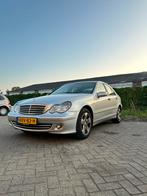 Mercedes-Benz C-Klasse 2.2 CDI C200 Sedan 2005 Grijs, Auto's, Mercedes-Benz, Achterwielaandrijving, 4 cilinders, Particulier, Sedan