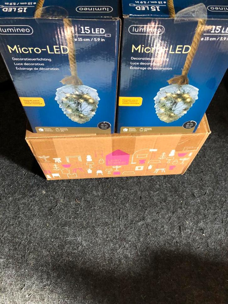 Lumineo micro led verlichte dennenappels aan koord ., Diversen, Kerst, Nieuw, Ophalen of Verzenden