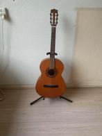 Oude Gitaar op standaard.Melodie Gitaars 325 Italie, Ophalen of Verzenden, Zo goed als nieuw, Klassieke of Spaanse gitaar