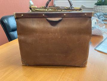 Leren tas gladstone bag beschikbaar voor biedingen