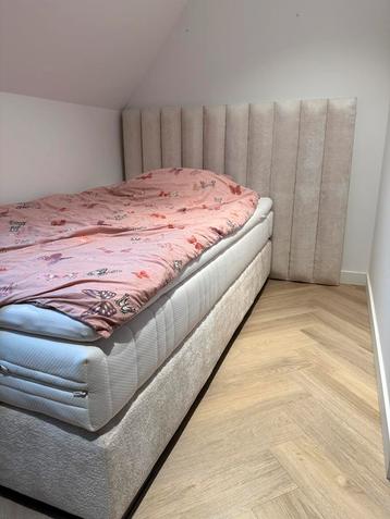 Luxe twijfelaar boxspring beschikbaar voor biedingen