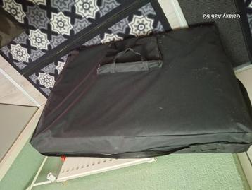 Massage tafel beschikbaar voor biedingen