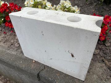 36 kalkzandsteen / lijmblokken beschikbaar voor biedingen