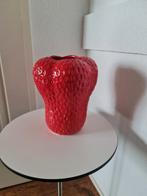 Aardbeien vaas - Rood, Aardewerk of Porselein, Ophalen of Verzenden, Zo goed als nieuw, Minder dan 50 cm