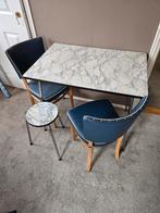 Vintage tafel met bij passende stoelen en kruk, Ophalen of Verzenden
